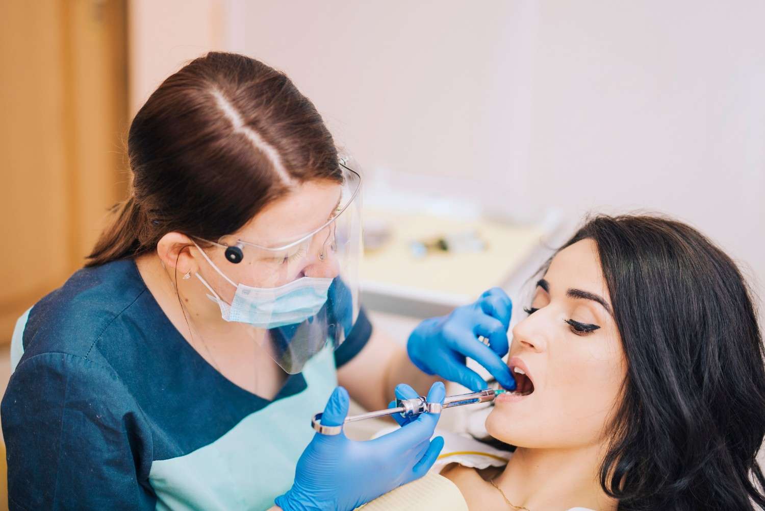 Cosmetic Dentist in Noida