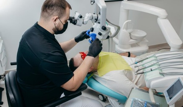 Endodontist in Noida